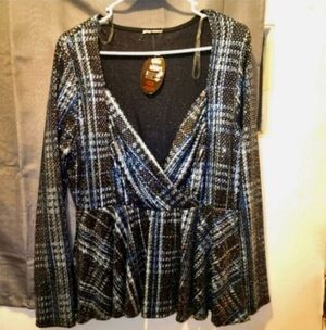 Nwt Boutique 3x glitter long sleeve top